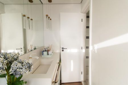 Casa à venda com 290m², 3 quartos e 4 vagasBanheiro da Suíte 1