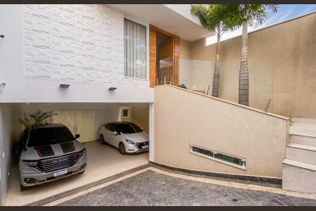 Casa à venda com 290m², 3 quartos e 4 vagasGaragem