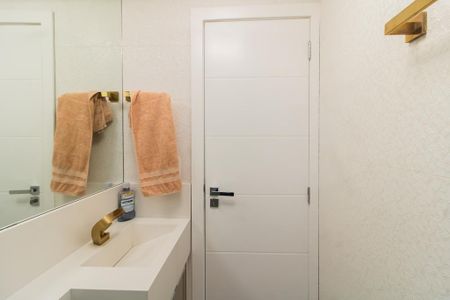 Casa à venda com 290m², 3 quartos e 4 vagasBanheiro da Suíte 2