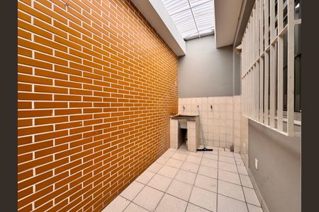 Casa para alugar com 100m², 2 quartos e 2 vagasLavanderia