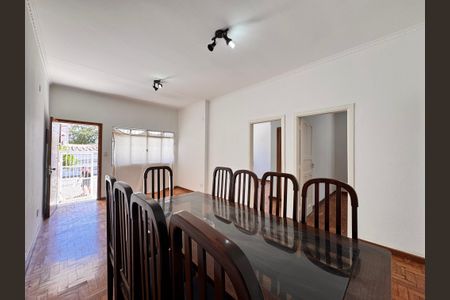 Casa para alugar com 100m², 2 quartos e 2 vagasSala