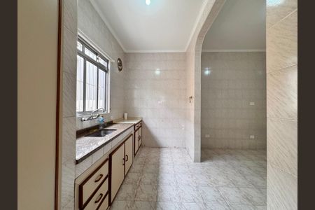 Casa para alugar com 100m², 2 quartos e 2 vagasCozinha