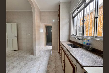 Casa para alugar com 100m², 2 quartos e 2 vagasCozinha