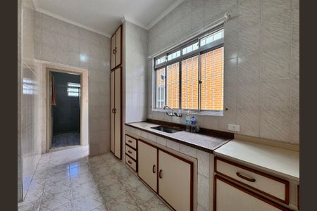 Casa para alugar com 100m², 2 quartos e 2 vagasCozinha