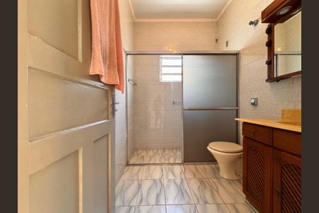 Casa para alugar com 100m², 2 quartos e 2 vagasBanheiro