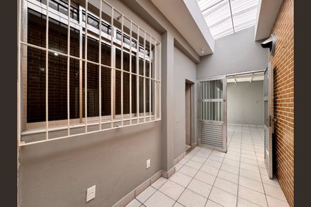 Casa para alugar com 100m², 2 quartos e 2 vagasLavanderia