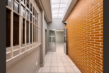 Casa para alugar com 100m², 2 quartos e 2 vagasLavanderia