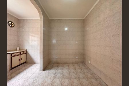 Casa para alugar com 100m², 2 quartos e 2 vagasCozinha