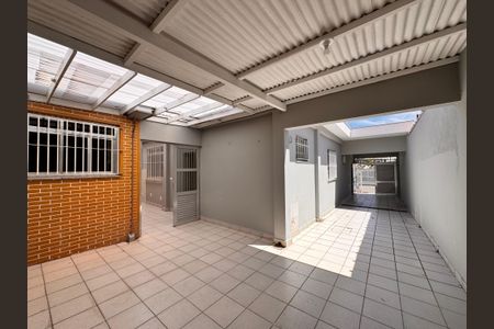 Casa para alugar com 100m², 2 quartos e 2 vagasGaragem e quintal