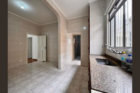 Casa para alugar com 100m², 2 quartos e 2 vagasCozinha