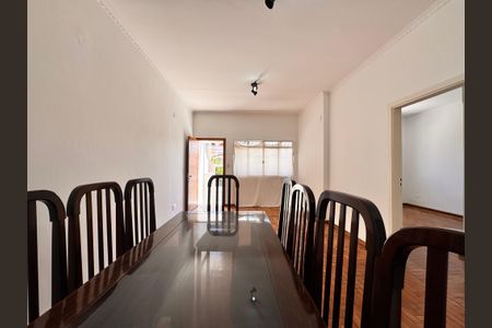 Casa para alugar com 100m², 2 quartos e 2 vagasSala