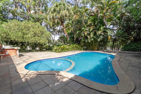 Casa à venda com 5200m², 5 quartos e 6 vagasPiscina