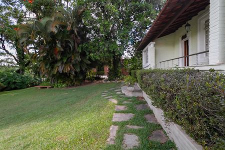 Casa à venda com 5200m², 5 quartos e 6 vagasEntrada