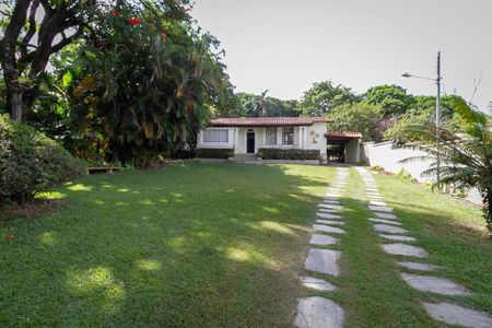 Casa à venda com 5200m², 5 quartos e 6 vagasFachada