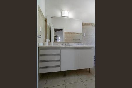 Casa à venda com 5200m², 5 quartos e 6 vagasBanheiro da suíte 1