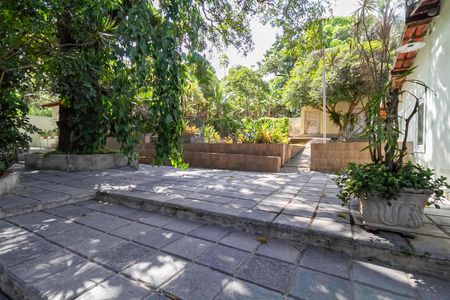 Casa à venda com 5200m², 5 quartos e 6 vagasQuintal