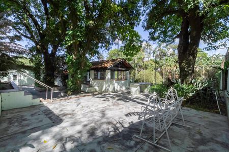 Casa à venda com 5200m², 5 quartos e 6 vagasQuintal