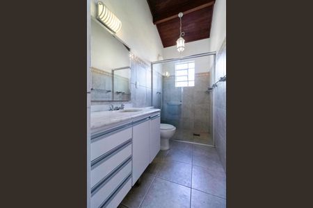 Casa à venda com 5200m², 5 quartos e 6 vagasBanheiro social