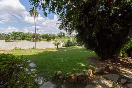 Casa à venda com 5200m², 5 quartos e 6 vagasQuintal