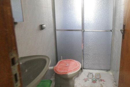 Casa à venda com 233m², 7 quartos e 8 vagasBanheiro casa 02