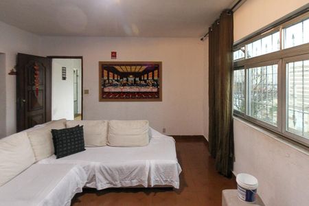 Casa à venda com 233m², 7 quartos e 8 vagasSala