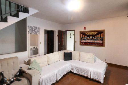 Casa à venda com 233m², 7 quartos e 8 vagasSala