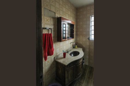 Casa à venda com 233m², 7 quartos e 8 vagasBanheiro 02