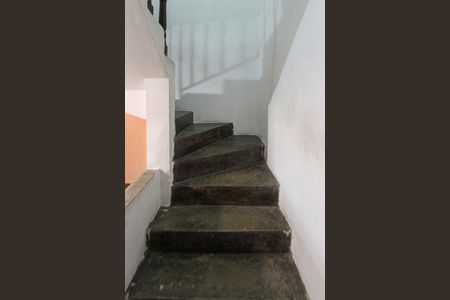 Casa à venda com 233m², 7 quartos e 8 vagasEscada