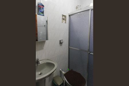 Casa à venda com 233m², 7 quartos e 8 vagasBanheiro Social da casa 02