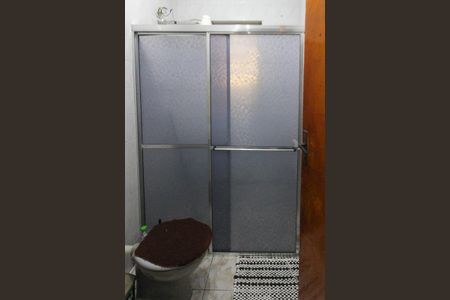 Casa à venda com 233m², 7 quartos e 8 vagasBanheiro Social da casa 02