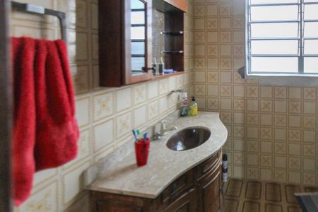 Casa à venda com 233m², 7 quartos e 8 vagasBanheiro 02