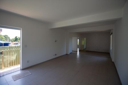 Casa para alugar com 120m², 3 quartos e 2 vagasSala