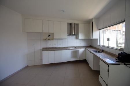 Casa para alugar com 120m², 3 quartos e 2 vagasCozinha