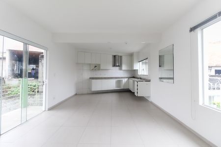 Casa para alugar com 120m², 2 quartos e 2 vagas Casa para alugar com 120m², 2 quartos e 2 vagasCozinha