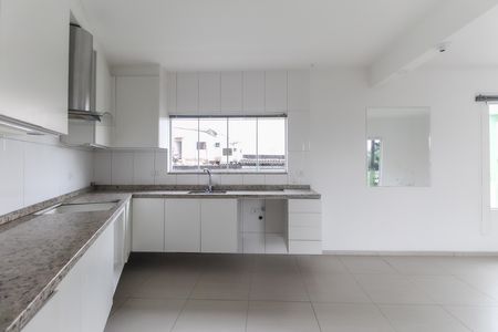 Casa para alugar com 120m², 2 quartos e 2 vagas Casa para alugar com 120m², 2 quartos e 2 vagasCozinha