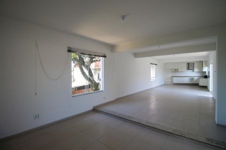Casa para alugar com 120m², 3 quartos e 2 vagasSala