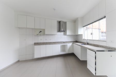Casa para alugar com 120m², 2 quartos e 2 vagas Casa para alugar com 120m², 2 quartos e 2 vagasCozinha