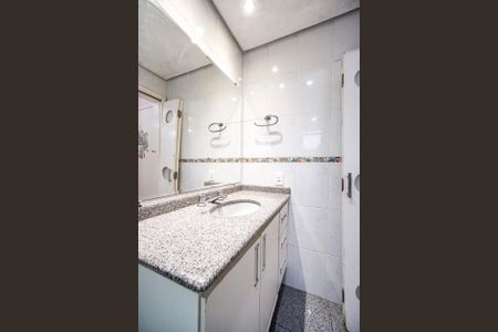 Apartamento à venda com 134m², 3 quartos e 2 vagasBanheiro da suíte 01