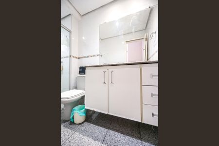 Apartamento à venda com 134m², 3 quartos e 2 vagasBanheiro da suíte 01