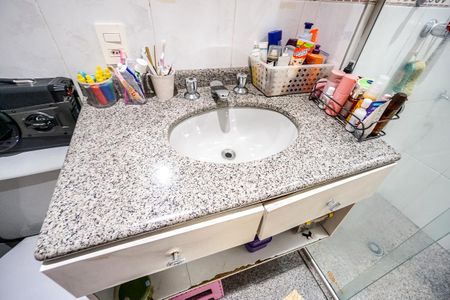 Apartamento à venda com 134m², 3 quartos e 2 vagasBanheiro da suíte 02