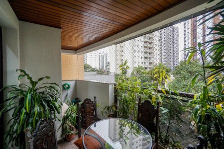 Apartamento à venda com 134m², 3 quartos e 2 vagasVaranda