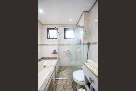 Apartamento à venda com 134m², 3 quartos e 2 vagasBanheiro da suíte 03