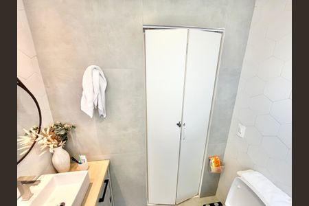 Apartamento à venda com 77m², 2 quartos e 1 vagaBanheiro