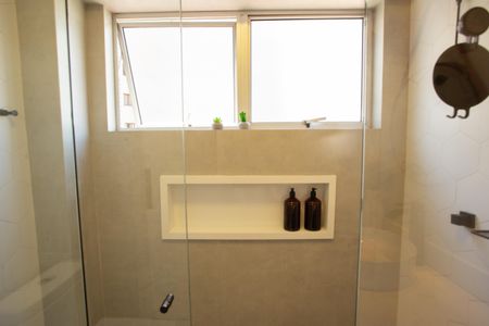 Apartamento à venda com 77m², 2 quartos e 1 vaga Apartamento à venda com 77m², 2 quartos e 1 vagaBanheiro Social