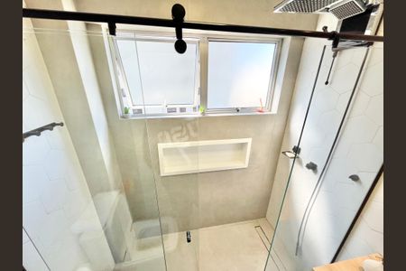 Apartamento à venda com 77m², 2 quartos e 1 vagaBanheiro