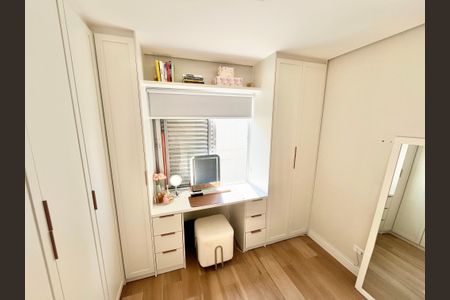 Apartamento à venda com 77m², 2 quartos e 1 vagaQuarto 2