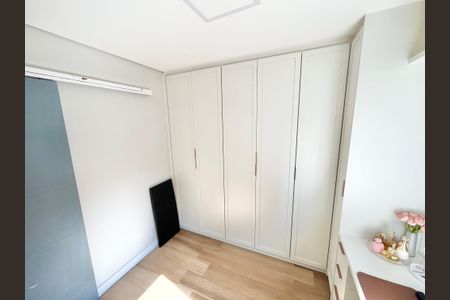 Apartamento à venda com 77m², 2 quartos e 1 vagaQuarto 2