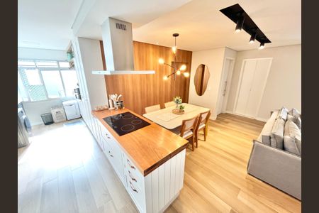 Apartamento à venda com 77m², 2 quartos e 1 vagaSala/Cozinha