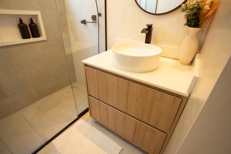 Apartamento à venda com 77m², 2 quartos e 1 vaga Apartamento à venda com 77m², 2 quartos e 1 vagaBanheiro Social