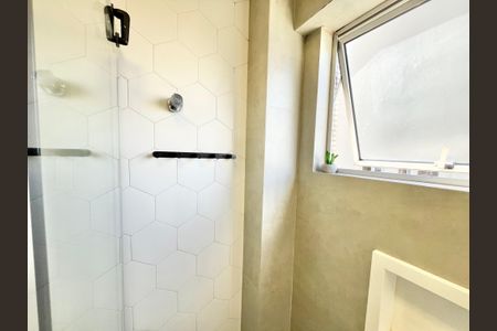 Apartamento à venda com 77m², 2 quartos e 1 vagaBanheiro